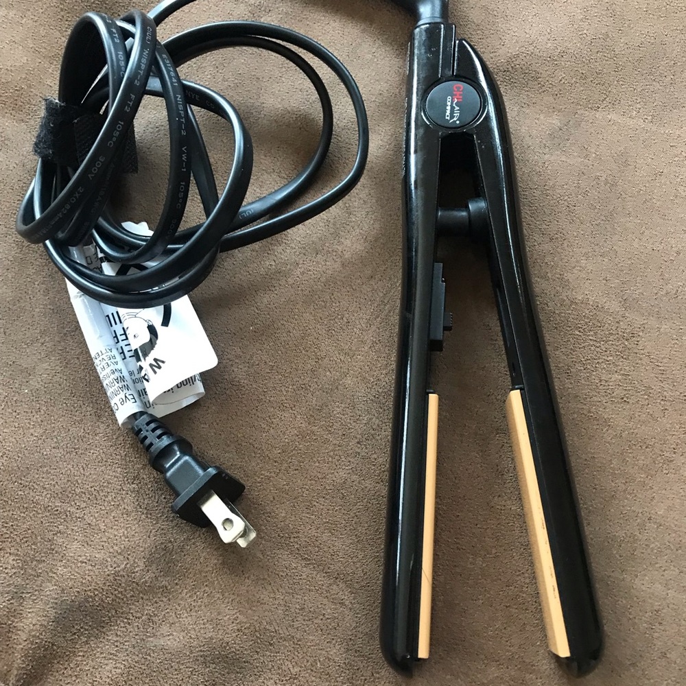 Chi Air Compact travel flatiron